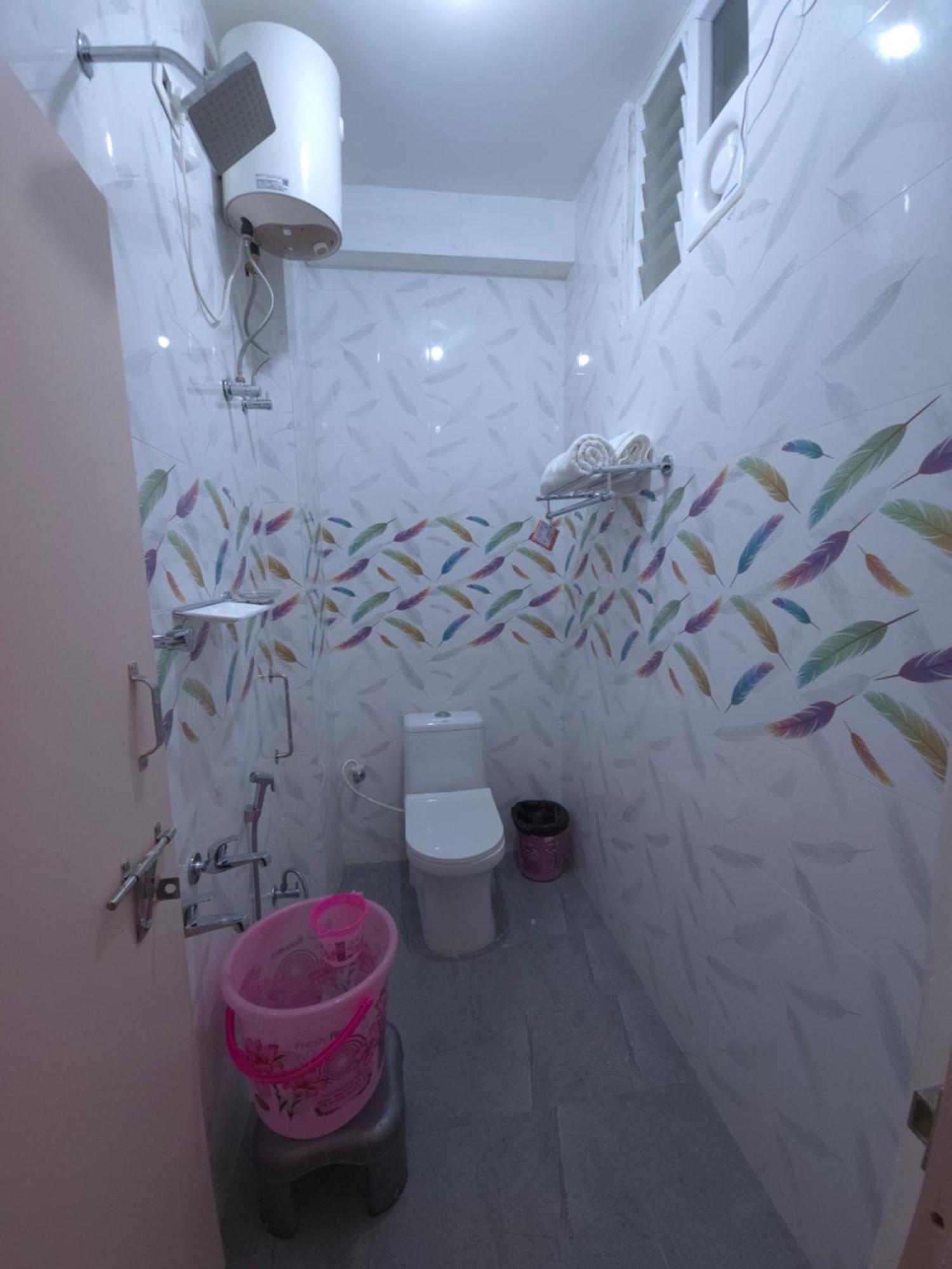 فندق Shreem Sesha Sai Residency Tiruvannāmalai الغرفة الصورة