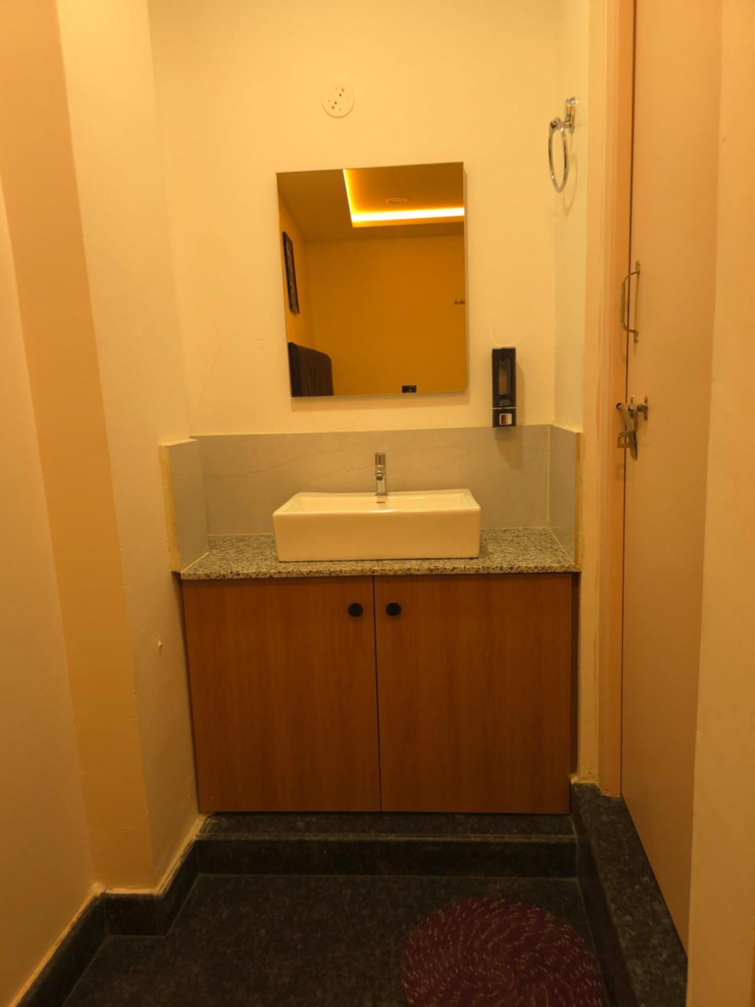 فندق Shreem Sesha Sai Residency Tiruvannāmalai المظهر الخارجي الصورة