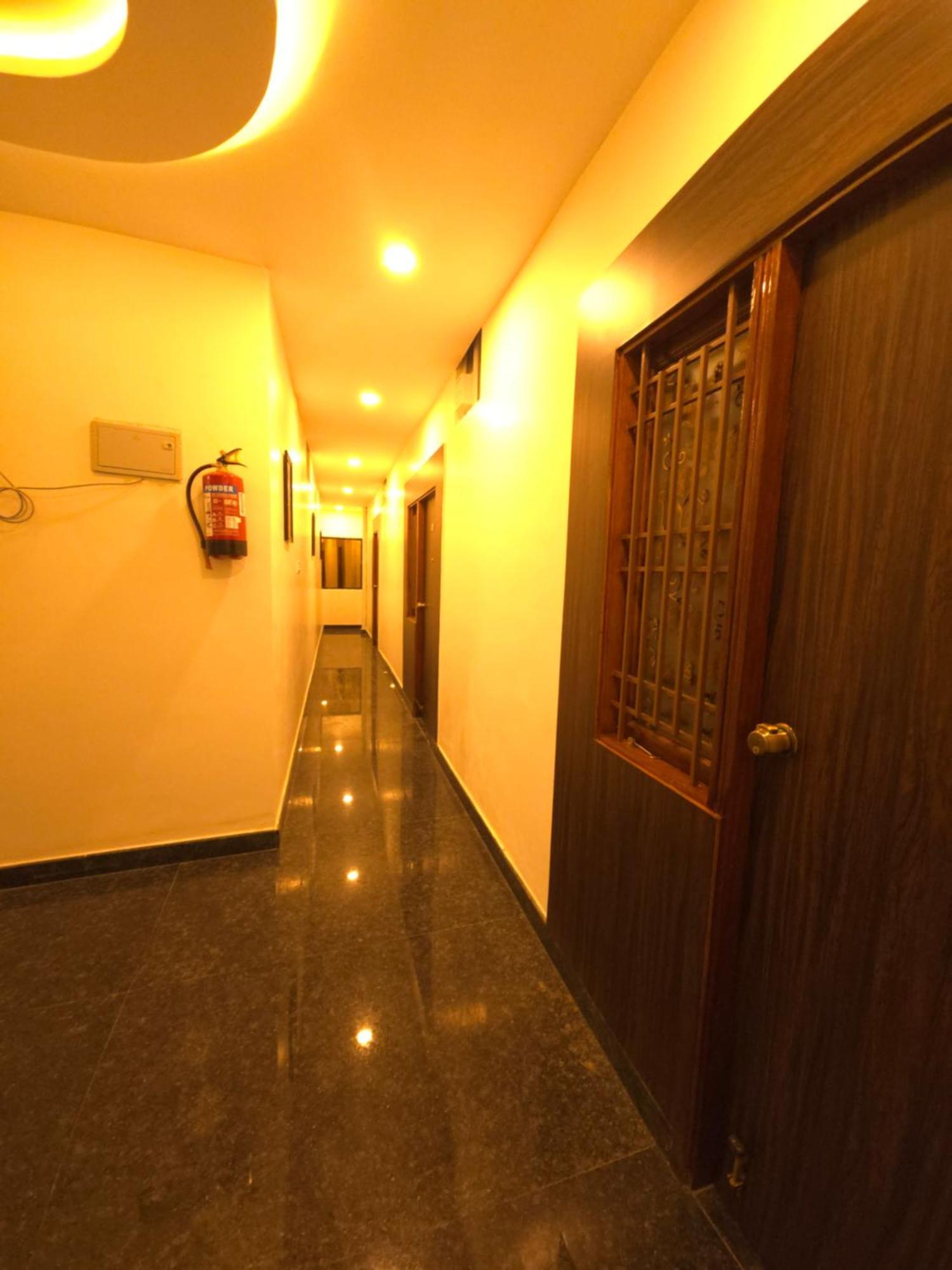 فندق Shreem Sesha Sai Residency Tiruvannāmalai المظهر الخارجي الصورة